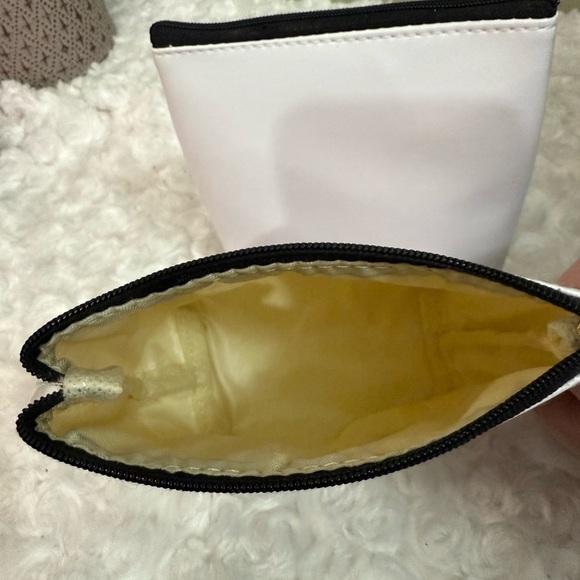 White Selfie Prep Kit Pouch NEW - Picture 3 of 3